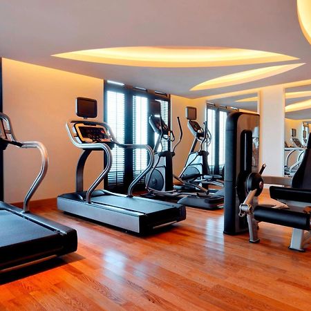 Marriott Executive Apartments Al Jaddaf, Dubaj Exteriér fotografie The gym at the W Hotel in Dubai