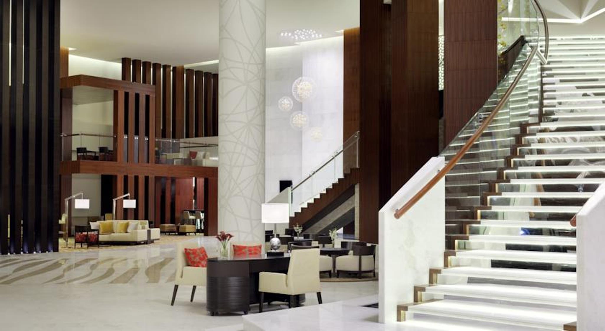 Marriott Executive Apartments Al Jaddaf, Dubaj Exteriér fotografie The lobby of the Ritz-Carlton, DIFC