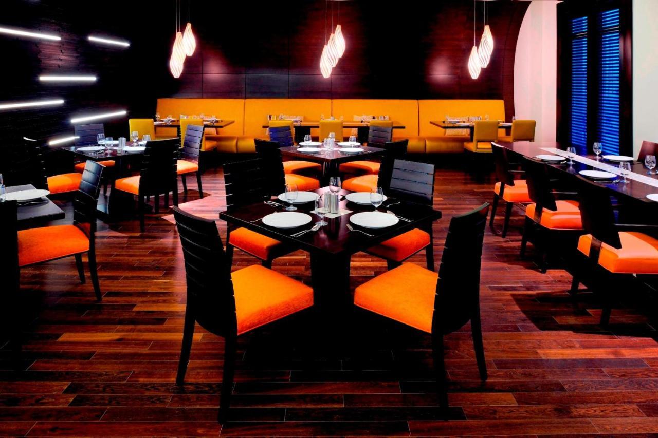 Marriott Executive Apartments Al Jaddaf, Dubaj Exteriér fotografie The interior of a typical restaurant