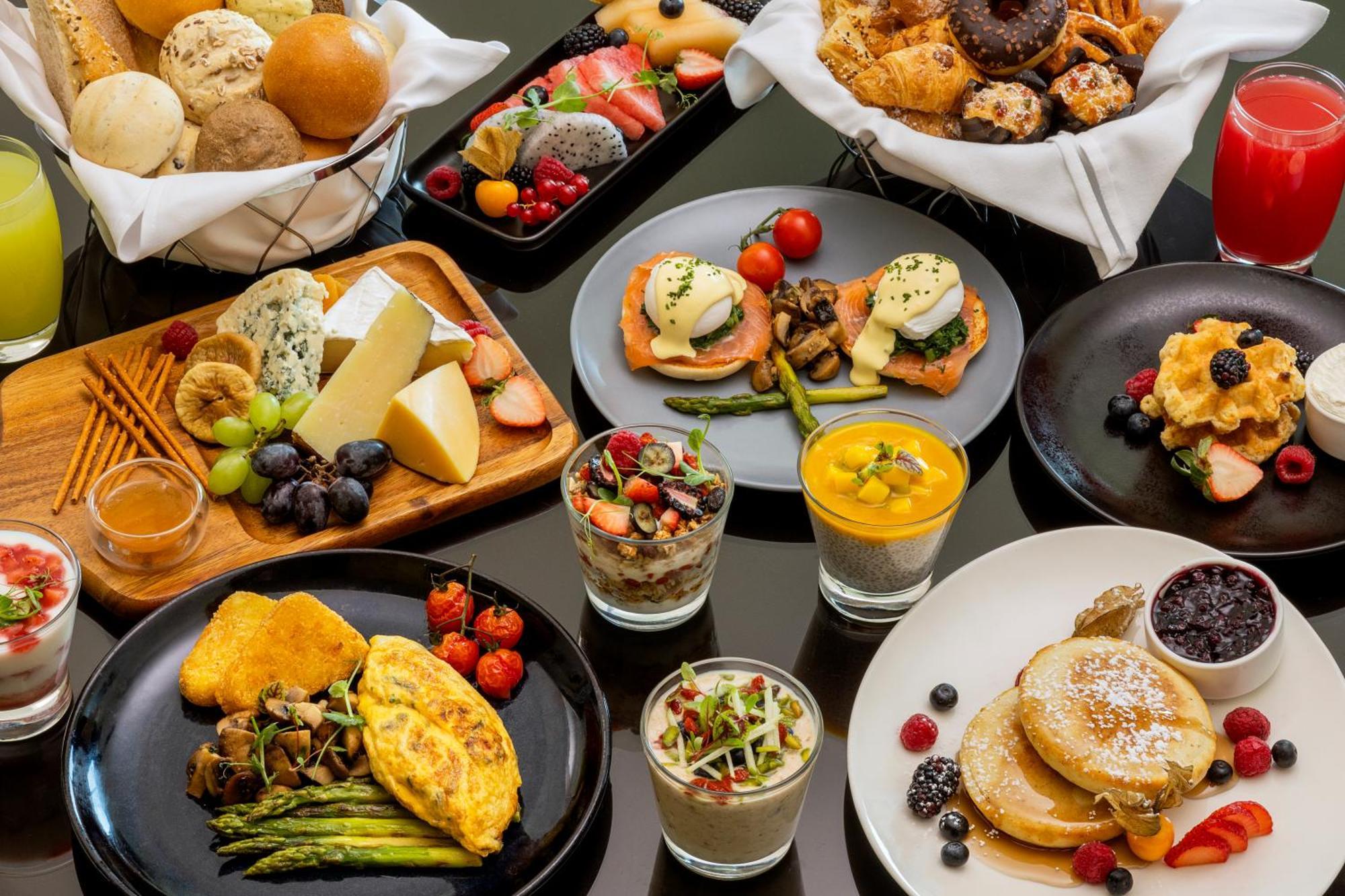 Marriott Executive Apartments Al Jaddaf, Dubaj Exteriér fotografie A selection of breakfast items
