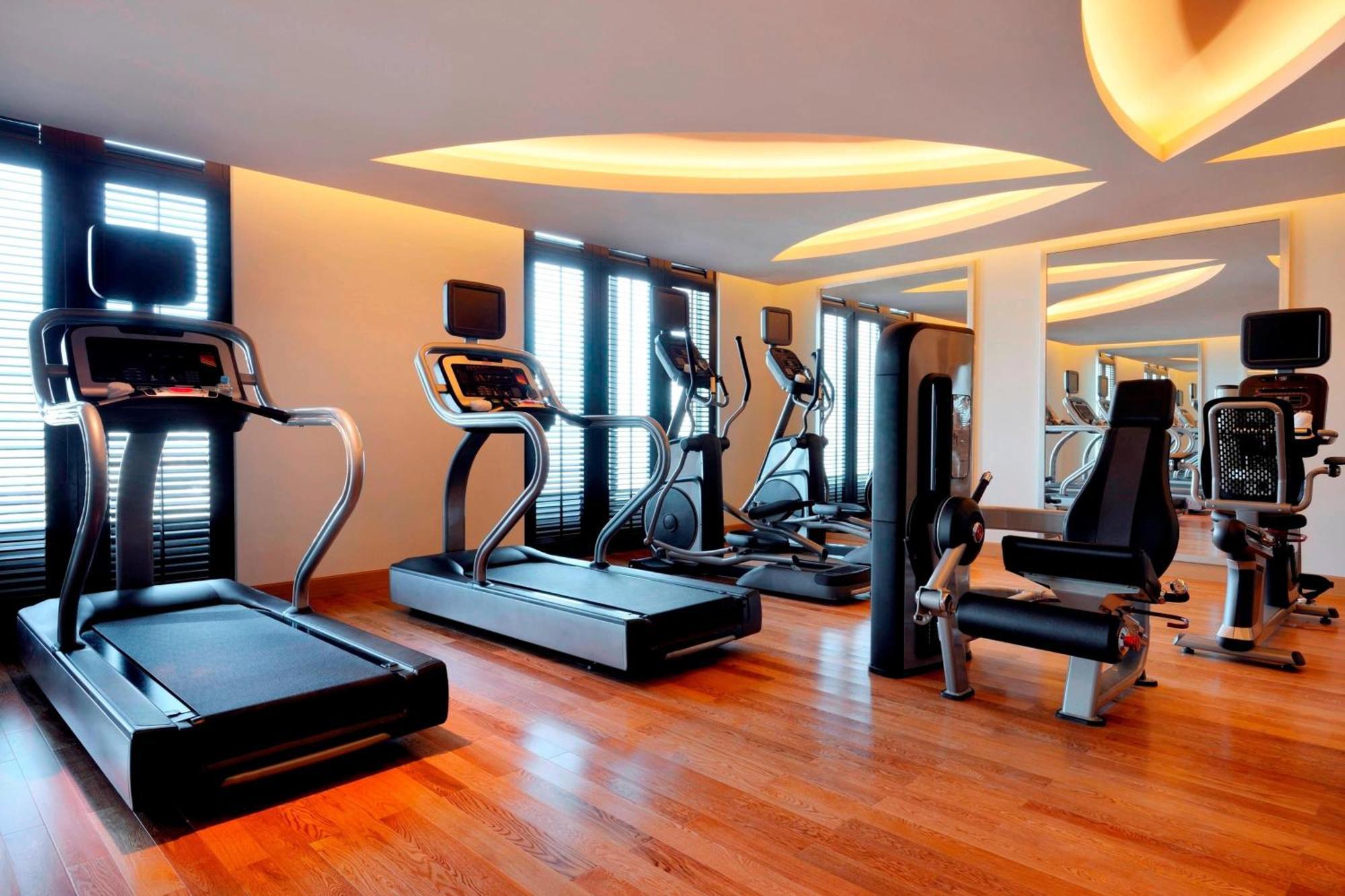Marriott Executive Apartments Al Jaddaf, Dubaj Exteriér fotografie The gym at the W Hotel in Dubai