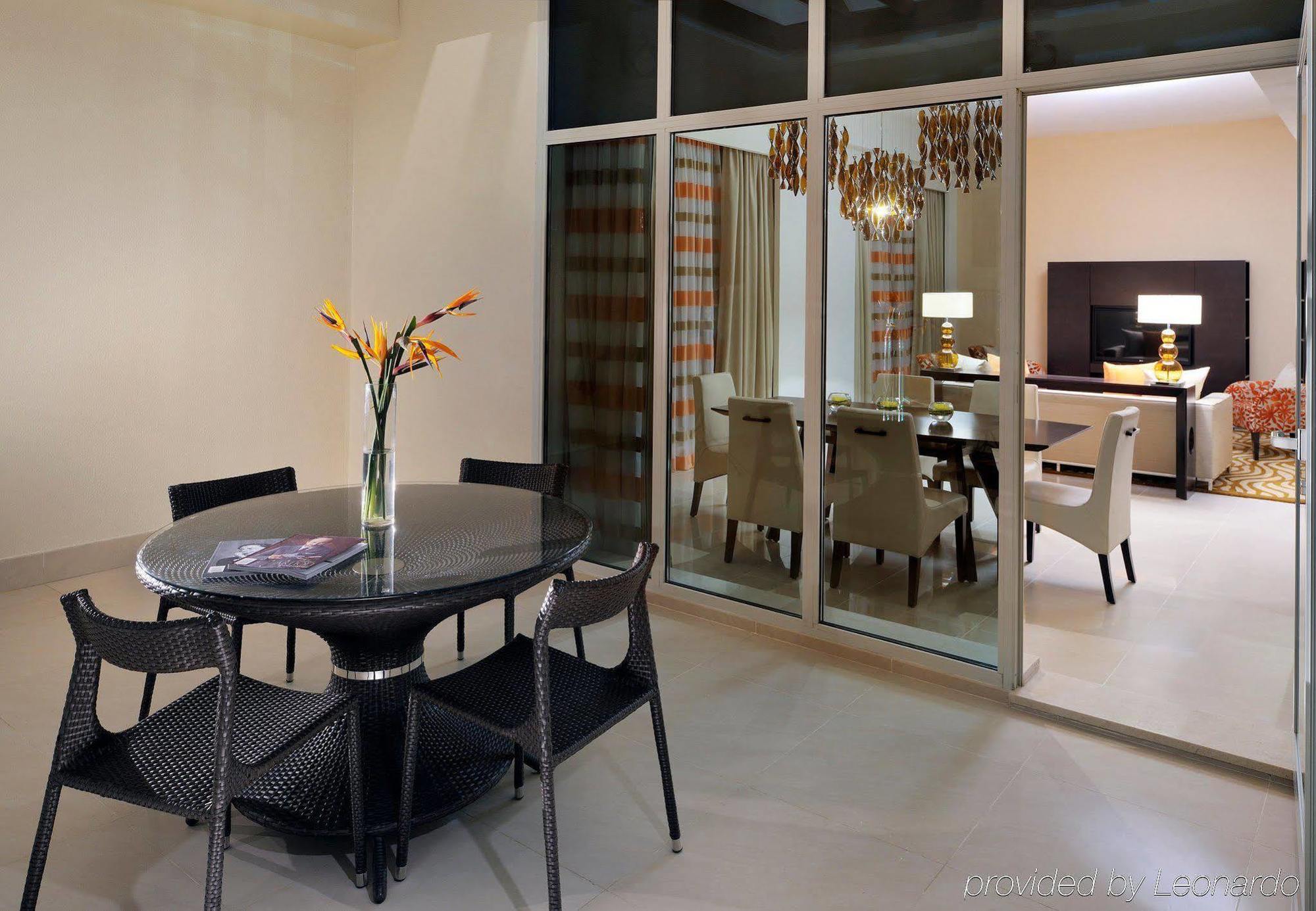 Marriott Executive Apartments Al Jaddaf, Dubaj Exteriér fotografie A dining room